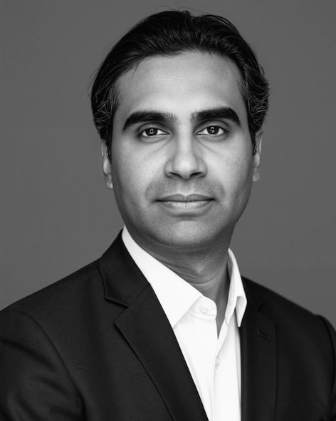 Mr Log Murugesan, Consultant Plastic and Reconstructive Surgeon
